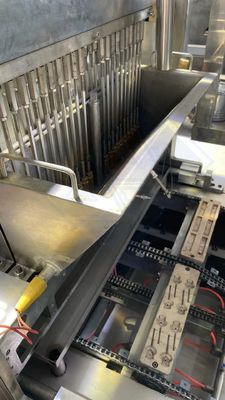 380V 전압 Gummy Bear Soft Lollipop Candy Filling Machine를 위한 자동 생산 라인