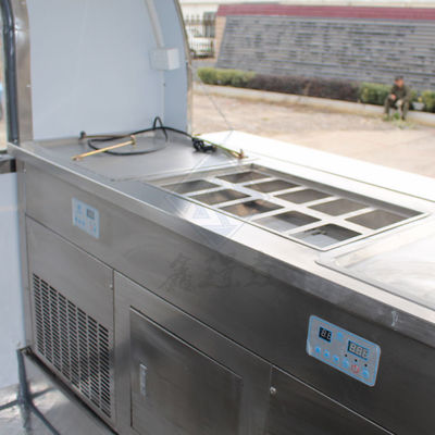 유럽 이동식 부엌 도넛 프렌치 프라이 햄버거 현장 유지 보수 가용식품 트럭