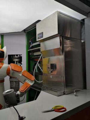 하루 용량 45kg/일 자동 아이스 메이커와 차인에서 달 얼음과 함께 아이스 큐브 분배기