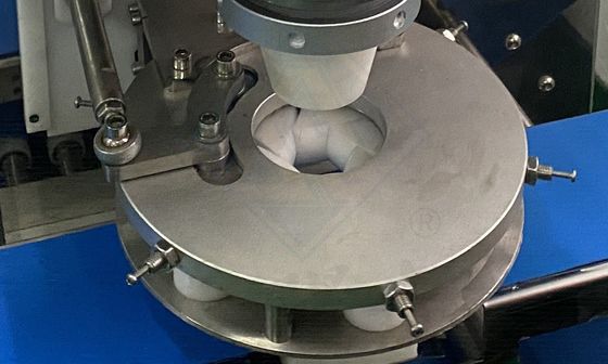 220v/380 전압 고 생산성 자동 초콜릿 파이 인크로스팅 및 형성 기계