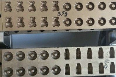 자동 부드러운 과자 생산을 위한 고 용량 500KG/h 부드러운 고무 과자 기계